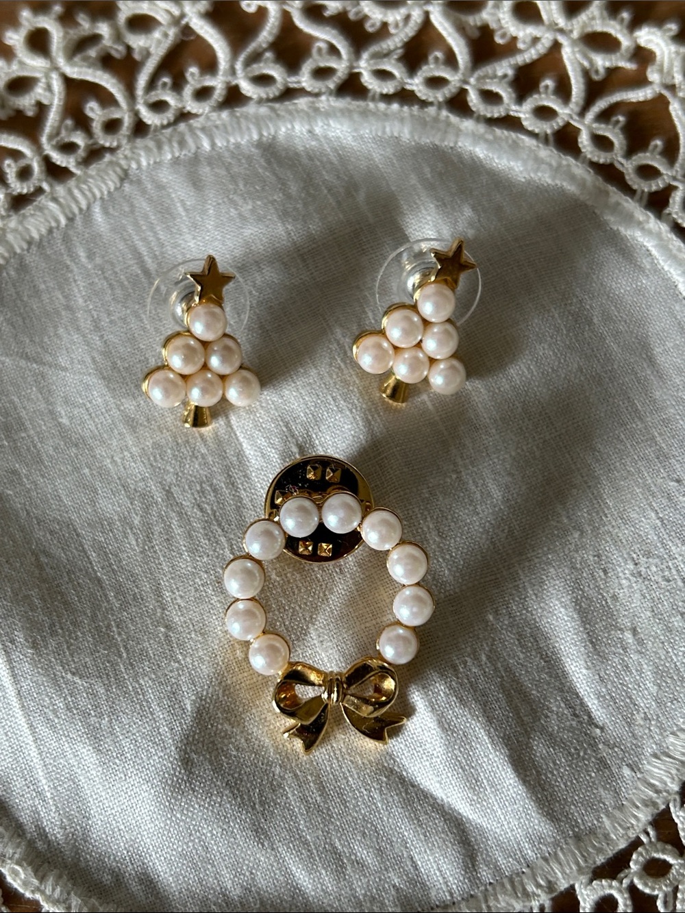 Vintage Avon Gold-Tone and Faux Pearl Wreath Brooch with Star Stud Earrings Set